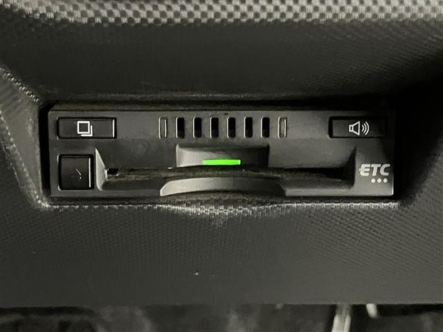 ライズ Ｘ　Ｓ　盗難防止装置　フルセグテレビ　ＤＶＤ再生　スマートキー＆プッシュスタート　パワーステアリング　オートエアコン　キーフリー　ＬＥＤヘッドライト　バックモニター　メモリナビ　横滑り防止　Ｗエアバック（8枚目）