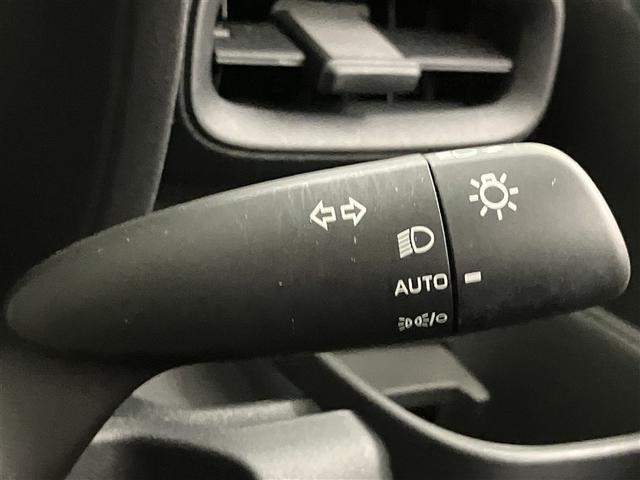 シエンタ ハイブリッドＺ　大型オプションナビ　ハンズフリー両側電動スライドドア　フルセグＴＶ　禁煙車　トヨタセーフティーセンス　メーカーオプションアルミホイール　キーレスエントリー　ナビＴＶ　ＥＴＣ車載器　スマートキー（22枚目）