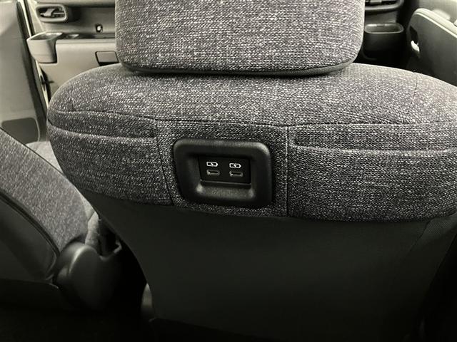 シエンタ ハイブリッドＺ　大型オプションナビ　ハンズフリー両側電動スライドドア　フルセグＴＶ　禁煙車　トヨタセーフティーセンス　メーカーオプションアルミホイール　キーレスエントリー　ナビＴＶ　ＥＴＣ車載器　スマートキー（30枚目）