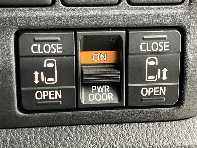 ヴォクシー ZS 煌III 走行距離31477キロ 大型オプションナビ 後席モニター 禁煙車 両側電動スライドドア プリクラッシュ 記録簿付き アルミ 三列シート 盗難防止 オートエアコン キーレス ETC装備 パワステ(5枚目)