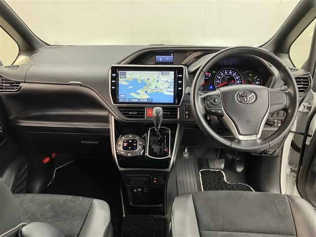 ヴォクシー ZS 煌III 走行距離31477キロ 大型オプションナビ 後席モニター 禁煙車 両側電動スライドドア プリクラッシュ 記録簿付き アルミ 三列シート 盗難防止 オートエアコン キーレス ETC装備 パワステ(8枚目)