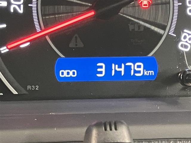 ヴォクシー ZS 煌III 走行距離31477キロ 大型オプションナビ 後席モニター 禁煙車 両側電動スライドドア プリクラッシュ 記録簿付き アルミ 三列シート 盗難防止 オートエアコン キーレス ETC装備 パワステ(16枚目)