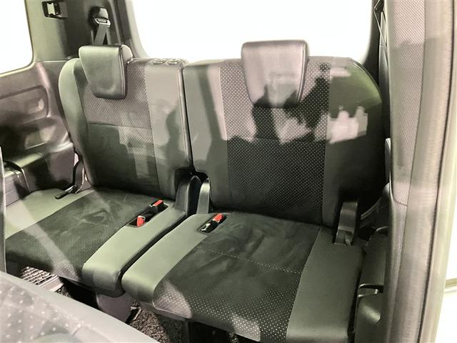ヴォクシー ZS 煌III 走行距離31477キロ 大型オプションナビ 後席モニター 禁煙車 両側電動スライドドア プリクラッシュ 記録簿付き アルミ 三列シート 盗難防止 オートエアコン キーレス ETC装備 パワステ(19枚目)