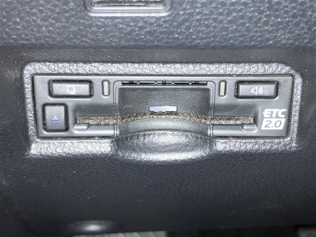 ヴォクシー Ｓ－Ｚ　ＤＶＤ再生機能　スマートキープッシュスタート　両側電動パワースライドドア　パワーウインドウ　ＥＴＣ車載器　ＬＥＤライト　アルミホイール　盗難防止装置　横滑り防止機能　キーフリー　ナビＴＶ　メモリナビ（9枚目）