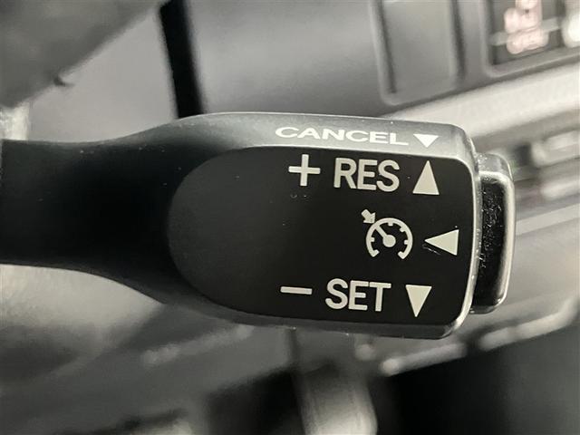 ヴォクシー ハイブリッドＺＳ　煌ＩＩＩ　禁煙車　ナビ・バックモニター　前後ドライブレコーダー　点検記録簿あり　シートヒーター　地デジＴＶ　リヤカメラ　１オナ車　スマートキー　ミュージックプレイヤー接続可　ＤＶＤ再生可　クルコン　キーレス（9枚目）