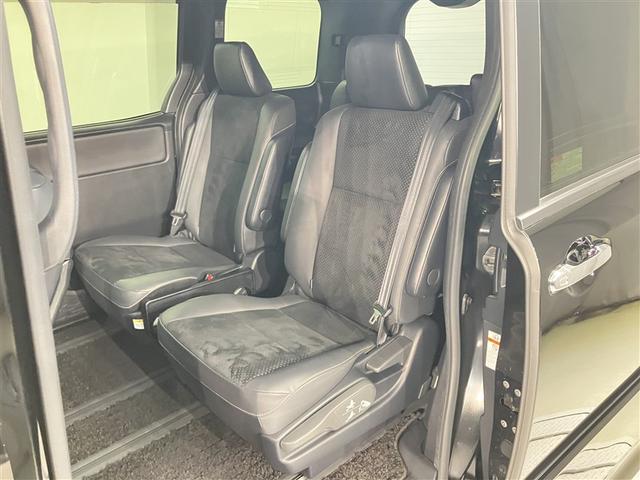 ヴォクシー ハイブリッドＺＳ　煌ＩＩＩ　禁煙車　ナビ・バックモニター　前後ドライブレコーダー　点検記録簿あり　シートヒーター　地デジＴＶ　リヤカメラ　１オナ車　スマートキー　ミュージックプレイヤー接続可　ＤＶＤ再生可　クルコン　キーレス（19枚目）