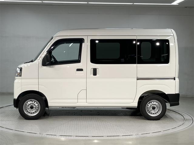 ハイゼットカーゴ ＤＸ　登録済未使用車　衝突軽減ブレーキ　踏み間違い防止　Ｗエアバック　キーフリーシステム　エコアイドル　前席パワーウィンドウ　切替４ＷＤ　エアコン　運転席エアバッグ　パワーステアリング　ＡＢＳ　ＶＤＣ（2枚目）