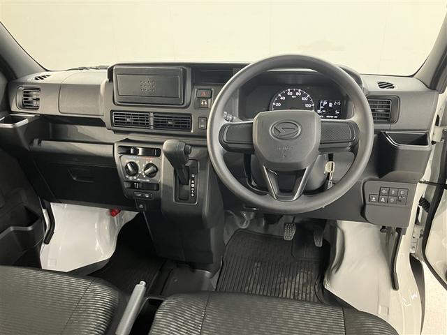 ハイゼットカーゴ ＤＸ　登録済未使用車　衝突軽減ブレーキ　踏み間違い防止　Ｗエアバック　キーフリーシステム　エコアイドル　前席パワーウィンドウ　切替４ＷＤ　エアコン　運転席エアバッグ　パワーステアリング　ＡＢＳ　ＶＤＣ（4枚目）