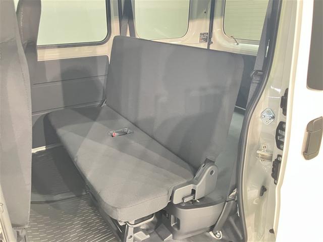 ハイゼットカーゴ ＤＸ　登録済未使用車　衝突軽減ブレーキ　踏み間違い防止　Ｗエアバック　キーフリーシステム　エコアイドル　前席パワーウィンドウ　切替４ＷＤ　エアコン　運転席エアバッグ　パワーステアリング　ＡＢＳ　ＶＤＣ（11枚目）