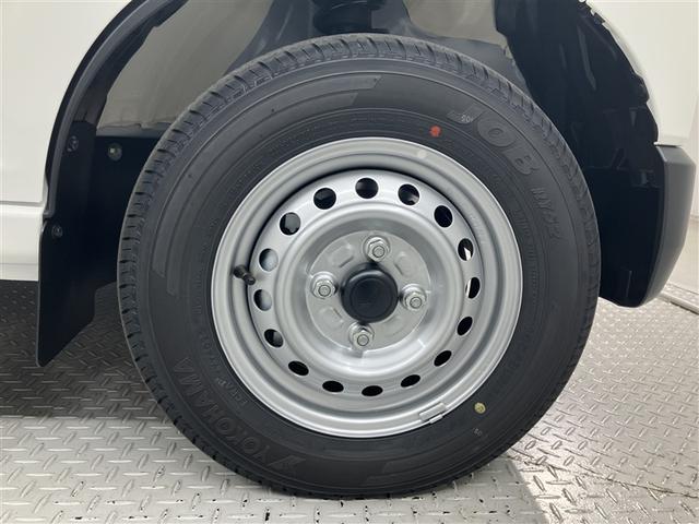 ハイゼットカーゴ ＤＸ　登録済未使用車　衝突軽減ブレーキ　踏み間違い防止　Ｗエアバック　キーフリーシステム　エコアイドル　前席パワーウィンドウ　切替４ＷＤ　エアコン　運転席エアバッグ　パワーステアリング　ＡＢＳ　ＶＤＣ（14枚目）