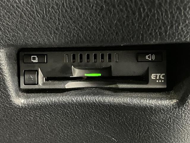 シエンタ Ｘ　禁煙車　走行距離５００００キロ　トヨタ純正ナビ　バックモニター　ＥＴＣ装備　　　エアコン　キーフリーシステム　アイドルストップ　メモリーナビゲーション　横滑防止装置　ワンセグＴＶ　三列シート（8枚目）