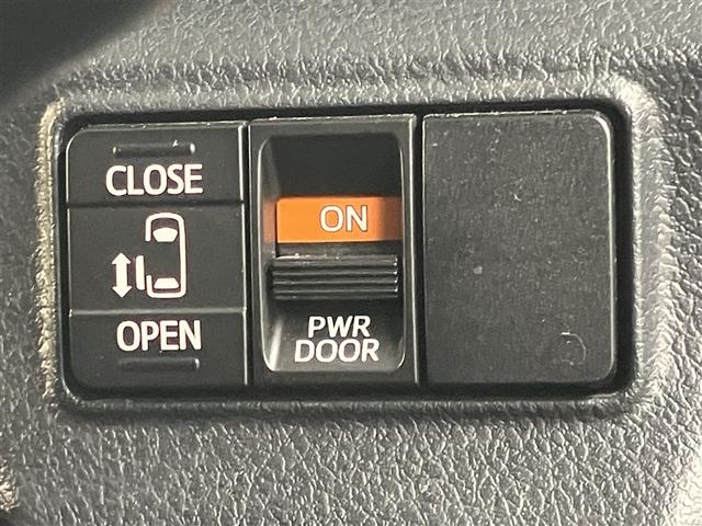 シエンタ Ｘ　禁煙車　走行距離５００００キロ　トヨタ純正ナビ　バックモニター　ＥＴＣ装備　　　エアコン　キーフリーシステム　アイドルストップ　メモリーナビゲーション　横滑防止装置　ワンセグＴＶ　三列シート（9枚目）