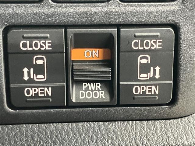 ノア Ｓｉ　ダブルバイビー　クルーズＣ　ブレーキサポート　エアコン　１オーナー　ウォークスルー　点検記録簿　ＡＵＸ　ＬＥＤライト　ナビ＆ＴＶ　横滑防止装置　アルミホイール　パワーウインドウ　フルセグ　盗難防止　ＤＶＤ再生可（6枚目）