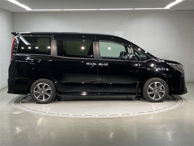 ノア Ｓｉ　ダブルバイビー　クルーズＣ　ブレーキサポート　エアコン　１オーナー　ウォークスルー　点検記録簿　ＡＵＸ　ＬＥＤライト　ナビ＆ＴＶ　横滑防止装置　アルミホイール　パワーウインドウ　フルセグ　盗難防止　ＤＶＤ再生可（10枚目）