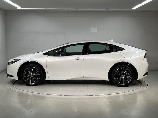 プリウス Ｚ　走行距離６９０キロ　全周囲モニター　非常給電コンセント　シートヒーター　衝突軽減ブレーキ　　ＰＷシート　１オーナ　メモリナＬＥＤランプ　ナビ・ＴＶ　オートクルーズ　アルミホイール　ドライブレコーダ（2枚目）