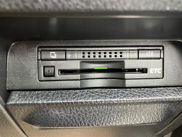 エスクァイア Ｘｉ　片側電動ドア　横滑り防止機能　Ｂカメラ　点検記録簿　パワーウインドウ　ドライブレコーダー　ＬＥＤライト　盗難防止装置　ウォークスルー　ＥＴＣ車載器　キーレス　エアコン　アルミホイール　ＤＶＤ　ＡＢＳ（9枚目）