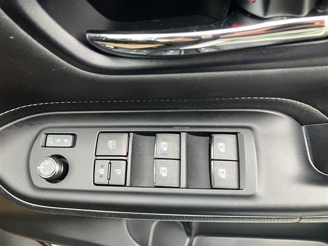 エスクァイア Ｘｉ　片側電動ドア　横滑り防止機能　Ｂカメラ　点検記録簿　パワーウインドウ　ドライブレコーダー　ＬＥＤライト　盗難防止装置　ウォークスルー　ＥＴＣ車載器　キーレス　エアコン　アルミホイール　ＤＶＤ　ＡＢＳ（10枚目）