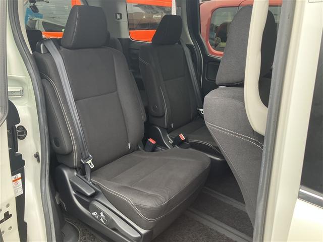 エスクァイア Ｘｉ　片側電動ドア　横滑り防止機能　Ｂカメラ　点検記録簿　パワーウインドウ　ドライブレコーダー　ＬＥＤライト　盗難防止装置　ウォークスルー　ＥＴＣ車載器　キーレス　エアコン　アルミホイール　ＤＶＤ　ＡＢＳ（11枚目）