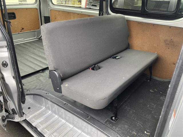 ハイエースバン ロングDX ブレーキサポート フロントベンチシート リアカメラ PW 運転席エアバッグ ナビテレビ 横滑り防止 イモビ付 パワーステアリング エアコン ミュージックプレイヤー接続可 ABS キーレス ETC付(8枚目)