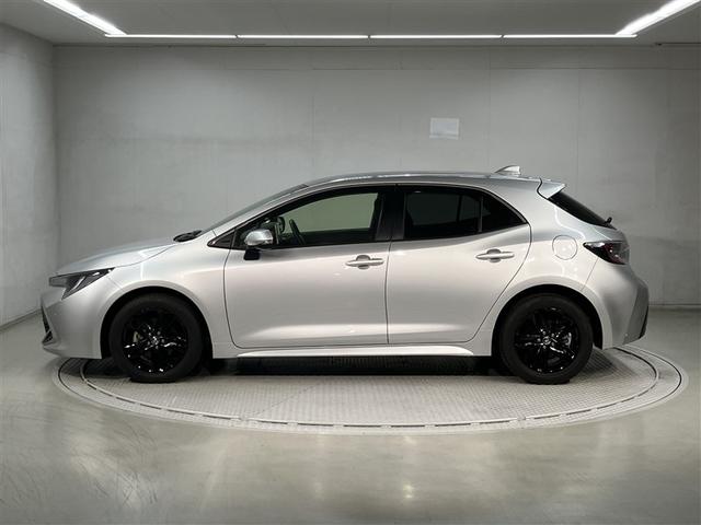 カローラスポーツ Ｇ　スタイルパッケージ　走行距離９８１３キロ　衝突軽減ブレーキ　ハーフレザーシート　ＥＴＣ車載器　スマートキ　クルコン　バックモニター　インテリジェントクリアランスソナー　ＡＷ　記録簿　　ミュージックプレイヤー接続可　ＡＢＳ（2枚目）