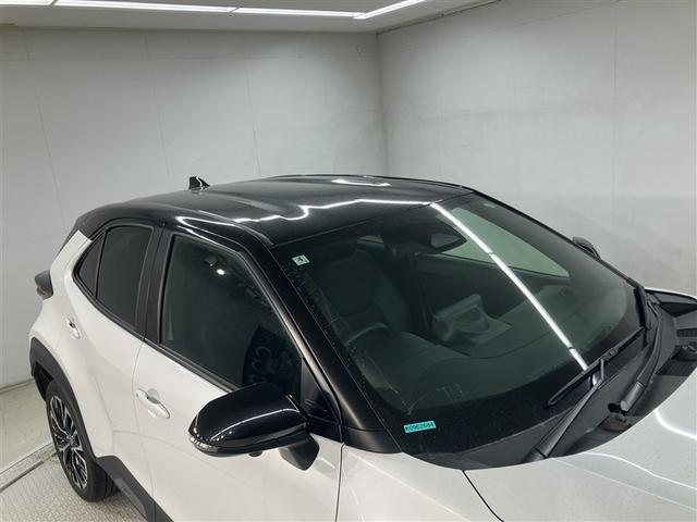 ヤリスクロス Ｚ　白黒ツートン　全周囲モニター　ＨＤＭＩ増設　シートヒーター　盗難防止装置　フルセグ　ＡＷＤ　ＥＴＣ車載器　ミュージックプレイヤー接続可　キーレス　アルミホイール　ＬＥＤヘッドランプ　　スマートキー（3枚目）