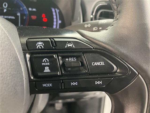 ヤリスクロス Ｚ　白黒ツートン　全周囲モニター　ＨＤＭＩ増設　シートヒーター　盗難防止装置　フルセグ　ＡＷＤ　ＥＴＣ車載器　ミュージックプレイヤー接続可　キーレス　アルミホイール　ＬＥＤヘッドランプ　　スマートキー（17枚目）