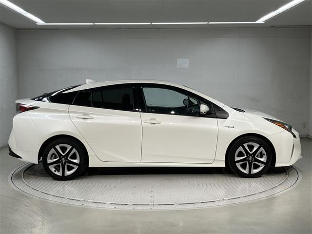 プリウス Aツーリングセレクション 合成皮革シート 大型オプションナビ 走行距離30800キロ ドラレコ バックモニター 1オーナ クルコン 記録簿有 LEDヘッドライト DVD視聴可 ETC2.0 ナビTV メモリーナビゲーション(15枚目)