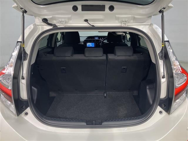 アクア Ｓスタイルブラック　ＡＵＸ端子　記録簿あり　バックモニタ－　地デジフルセグ　ナビＴＶ　イモビライザー　ＬＥＤライト　スマートキープッシュスタート　１オーナー　ＥＴＣ付き　Ｗエアバッグ　キーフリ　メモリーナビゲーション（18枚目）