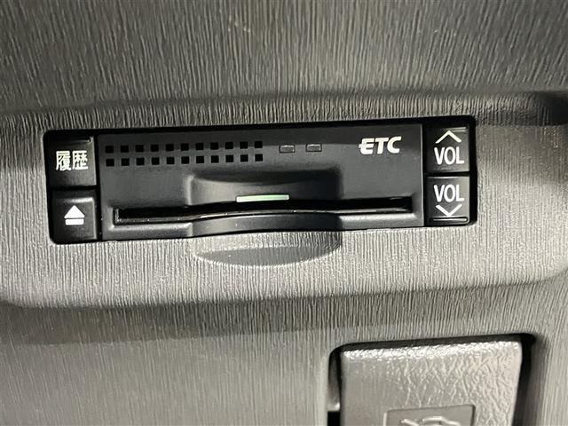 プリウス Ｇ　ＬＥＤエディション　ドライブレコーダー　盗難防止システム　Ｗエアバック　アルミ　ＬＥＤヘッドライト　メモリーナビ　ワンセグＴＶ　オートクルーズ　Ｂカメラ　スマートキー　エアバッグ　横滑り防止装置　ＡＢＳ　ＥＴＣ　ナビＴＶ（8枚目）