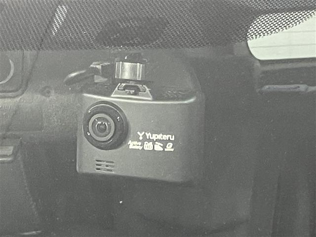 プリウス Ｇ　ＬＥＤエディション　ドライブレコーダー　盗難防止システム　Ｗエアバック　アルミ　ＬＥＤヘッドライト　メモリーナビ　ワンセグＴＶ　オートクルーズ　Ｂカメラ　スマートキー　エアバッグ　横滑り防止装置　ＡＢＳ　ＥＴＣ　ナビＴＶ（9枚目）