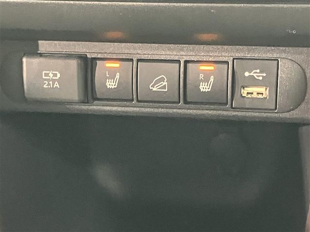 ヤリスクロス ハイブリッドZ 禁煙車 衝突軽減ブレーキ シートヒーター 全周囲カメラ 純正ナビキット USB接続 ドライブレコーダー LEDヘットランプ クルーズC 盗難防止装置 点検記録簿 キーレス スマートキー DVD再生(8枚目)