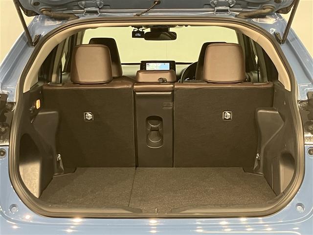 ヤリスクロス ハイブリッドＺ　走行距離２万６千キロ　トヨタ純正ナビキット　パノラミックビューモニター　地デジフルセグＴＶ　非常給電コンセント　　運転席助手席エアバッグ　点検記録簿　ＬＥＤヘットライト　ナ　ＥＴＣ車載器　ワンオーナー（24枚目）