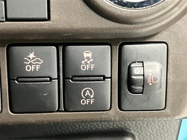 ルーミー Ｘ　軽減ブレーキ　ＰＳ　スマキー　Ｉストップ　Ｂカメラ　地デジ　横滑り防止機能　メディアプレイヤー接続　ＷエアＢ　ナビＴＶ　マニュアルエアコン　パワーウインドウ　エアバック　キーレスエントリー　ＥＴＣ（6枚目）