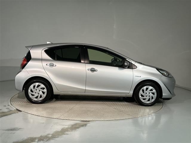 アクア Ｓスタイルブラック　ワンオーナ－　ＷエアＢ　ＡＵＴＯエアコン　リモコンキー　リアカメラ　ＶＳＣ　ＡＵＸ　セキュリティアラーム　ナビＴＶ　Ｄレコ　パワステ　ＡＢＳ　地デジＴＶ　ＥＴＣ車載器　ＰＷ　メモリーナビゲーション（3枚目）