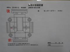 １年間・走行距離無制限のロングラン保証が付いているので万一の時でも安心！ボディ内外装・消耗品及び油脂類を除く全部品が保証対象となり、全国５０００ヵ所のトヨタディーラーならどこでも保証修理が可能です。 4