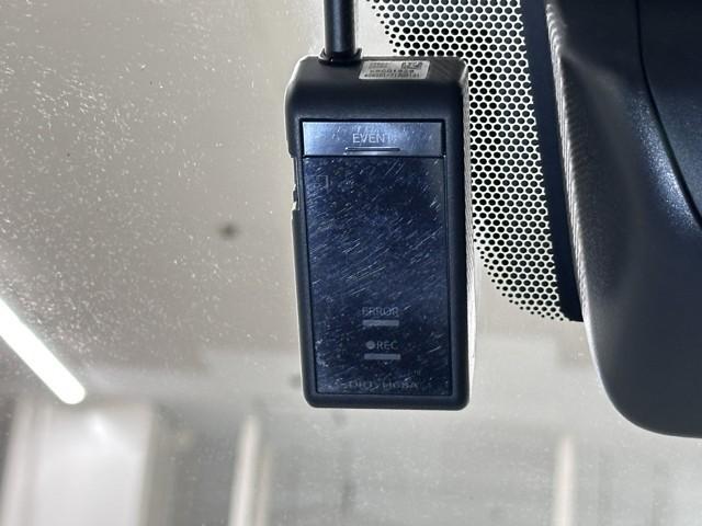 ハイエースバン ロングジャストローＤＸ　イモビ　横滑り防止　キーレスキー　衝突軽減ブレーキ　ナビＴＶ　パワステ　Ｂカメ　ワンセグＴＶ　エアコン　メモリーナビ　ＡＢＳ　ドライブレコーダー　整備点検記録簿　運転席エアバッグ　ＡＵＸ接続可　ＰＷ（13枚目）
