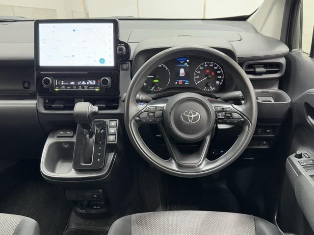 シエンタ ハイブリッドＧ　サポカー　地デジテレビ　ドライブレコーダー　メモリナビ　クルーズコントロール　Ｗ電動ドア　ＬＥＤ　ＶＳＣ　ＥＴＣ　キーフリー　ミュージックプレイヤー接続可　３列シート　アイドリングストップ　ＡＢＳ（4枚目）