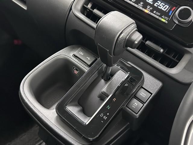 シエンタ Ｚ　Ｗ電動ドア　イモビ　クルーズＣ　ＬＥＤヘッドランプ　アルミ　ＥＴＣ　Ｓキー　横滑り防止機能　メモリーナビ　パワーウィンドウ　記録簿　エアバック　ＡＢＳ　ドラレコ　カーテンエアバック　ウォークスルー（10枚目）