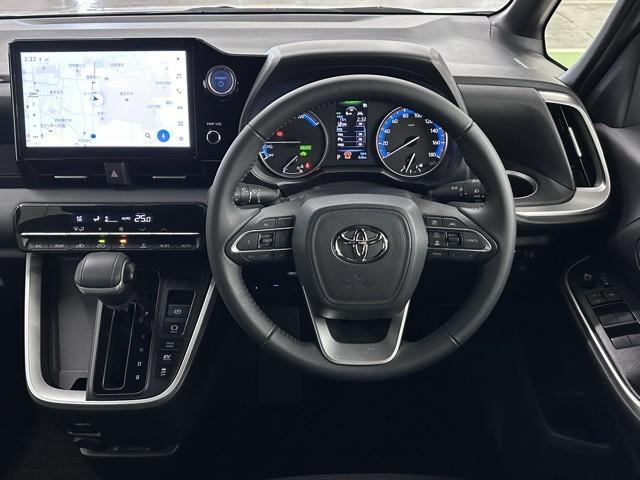 ノア ハイブリッドＳ－Ｇ　クルーズコントロール　フルセグＴＶ　Ｗエアコン　両側パワースライドドア　ＤＶＤ　ＬＥＤライト　ワンオーナー　ＥＴＣ　バックカメラ　メモリーナビ　４ＷＤ　スマートキー　衝突被害軽減システム　３列シート（4枚目）