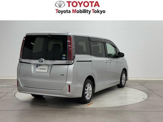 ノア ハイブリッドG Rカメラ スマートキー&プッシュスタート LEDへッドライト 地デジ イモビライザー 記録簿有 Wエアコン パワーウインドウ アルミ クルコン エアバッグ 横滑り防止 DVD再生機能 フルフラット(2枚目)