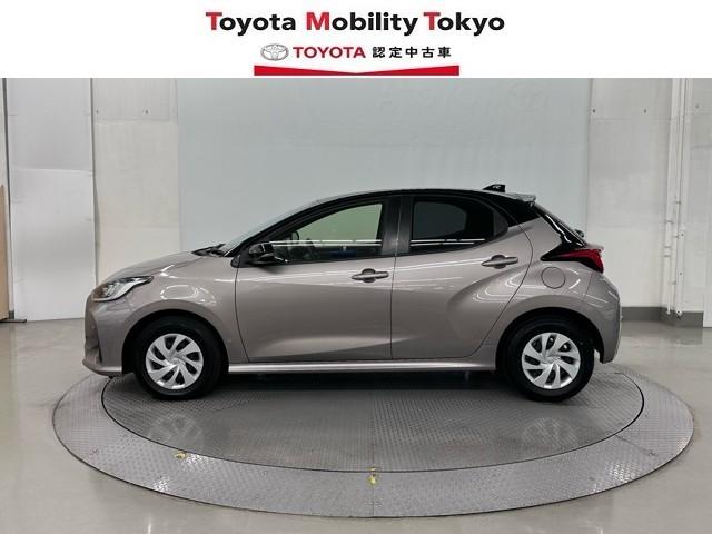 ヤリス G 点検記録簿 Bカメラ エアコン 地デジ スマートキー&プッシュスタート ドライブレコーダー LEDヘッド イモビ 横滑り防止システム クルーズC ABS パワーウィンドウ パワーステアリング TV(3枚目)