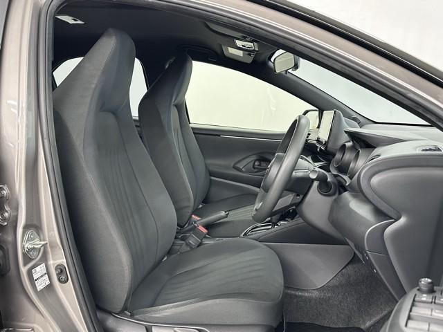 ヤリス G 点検記録簿 Bカメラ エアコン 地デジ スマートキー&プッシュスタート ドライブレコーダー LEDヘッド イモビ 横滑り防止システム クルーズC ABS パワーウィンドウ パワーステアリング TV(15枚目)