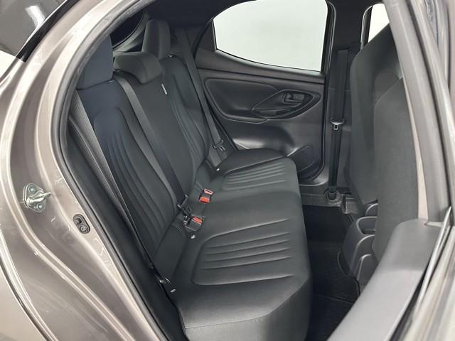 ヤリス G 点検記録簿 Bカメラ エアコン 地デジ スマートキー&プッシュスタート ドライブレコーダー LEDヘッド イモビ 横滑り防止システム クルーズC ABS パワーウィンドウ パワーステアリング TV(16枚目)