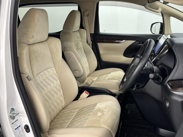 アルファード ２．５Ｘ　１オーナー　地デジ　フルフラット　クルコン　ＬＥＤ　ミュージックプレイヤー接続可　エアバッグ　バックカメラ　ＥＴＣ　ＡＢＳ　ドラレコ　ナビ＆ＴＶ　オートエアコン　ダブルエアコン　盗難防止装置　４ＷＤ（16枚目）