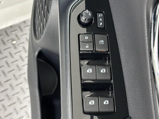 プリウス A 衝突軽減ブレーキシステム Bモニタ 記録簿有 LEDヘッド クルーズコントロール セキュリティー スマートキー パワーステアリング Iストップ ETC 1オーナー アルミホイル オートエアコン SRS(15枚目)