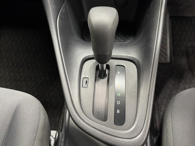 親しみやすいシフトです。　坂道や信号の多い日本では操作が簡単でいいです。　シフトチェンジしやすい所に考えられて配置されているので操作し易いですよ。