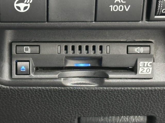 アクア Ｚ　エアロ　ＬＥＤヘッドライト　スマートキー　１００Ｖ電源　イモビライザー　アルミホイール　ドライブレコーダー　オートクルーズコントロール　点検記録簿　フルセグＴＶ　エアコン　ＥＳＣ　ナビ＆ＴＶ　ＥＴＣ（8枚目）