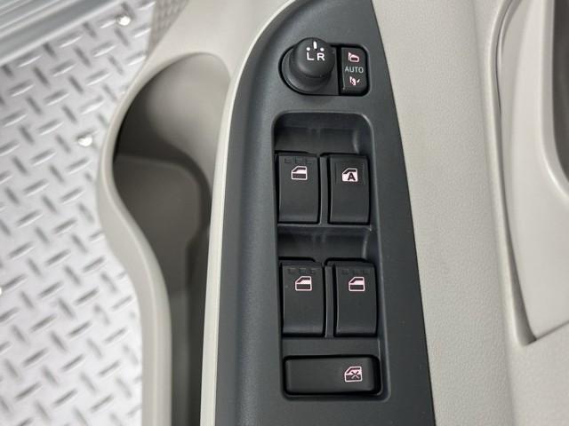 パッソ X S 衝突回避支援システム 盗難防止システム キーフリーシステム デュアルエアバック スマートキー iストップ ESC エアバック付き パワーウィンドウ ABS エアコン パワーステアリング(13枚目)