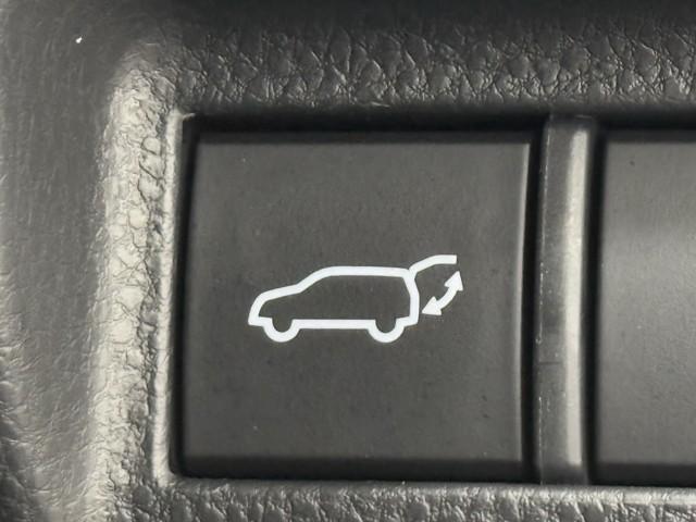 ハリアーハイブリッド Z レザーパッケージ パノラマサンルーフ 地デジ 横滑防止 盗難防止システム Bモニター 革 LEDライト パワーウィンドウ クルコン スマートキ- 助手席エアバック パワーシート エアバッグ 点検記録簿 オートエアコン(18枚目)