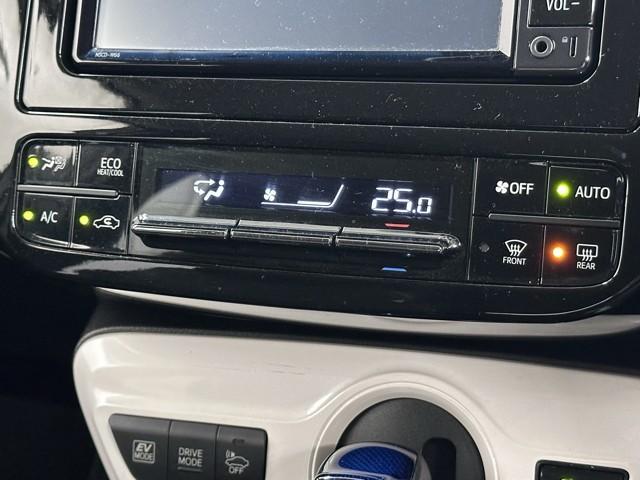 プリウス E パワーウインドウ キーレス スマートK 盗難防止システム ダブルエアバック パワーステアリング オートエアコン メモリーナビ ABS エアバック LEDヘッドランプ ナビ&TV アルミホイール 記録簿(8枚目)